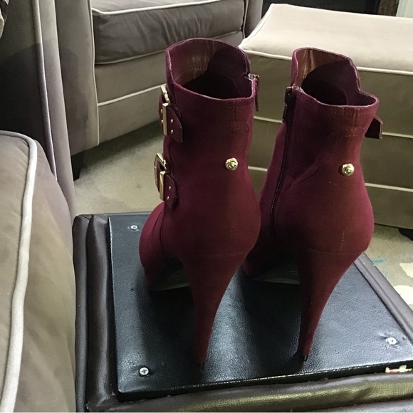 G by Guess Dalli Side Buckle Stiletto Ankle Bootees - Picture 5 of 13